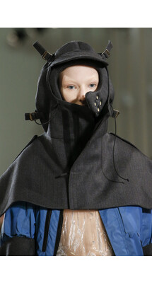 Details Maison Margiela Fall 2018 Ready-to-Wear , Детали показа  Maison Margiela осень зима 2018 , Fashion show , неделя моды в Париже , PFW ,  Paris Fashion Week , Mainstyles